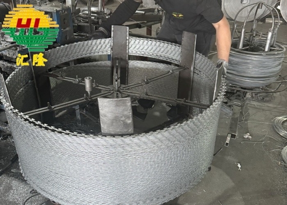 Protective Isolation Welding Blade Barbed Wire Border Galvanized Gill Net Customized