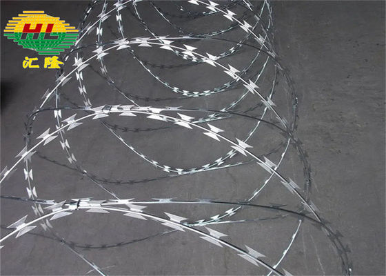 Drut kolczasty koncertynowy ocynkowany 240g/m2 o średnicy 2,5 mm