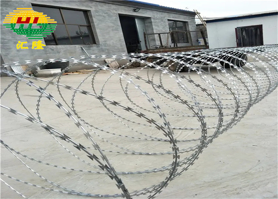 Standardowy ASTM 2,8 mm Gorąco zanurzony Galwanizowany Concertina Razor Wire BTO-16 1000 mm średnica