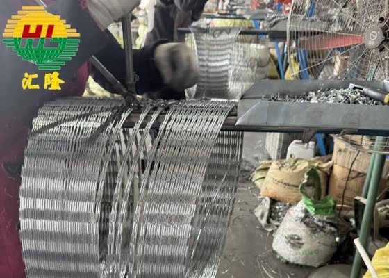 2.5mm Gorąco zanurzony galwanizowany drut kolczasty Concertina dla Ukrainy
